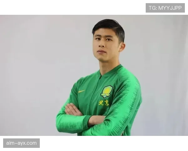 法甲转会市场动态分析：明星球员加盟新东家，球队阵容面临调整