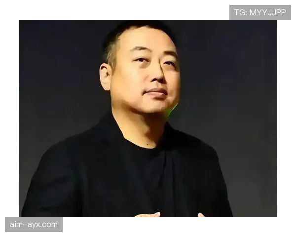 刘国梁私下穿啥鞋都比我贵，难怪打球都带光环